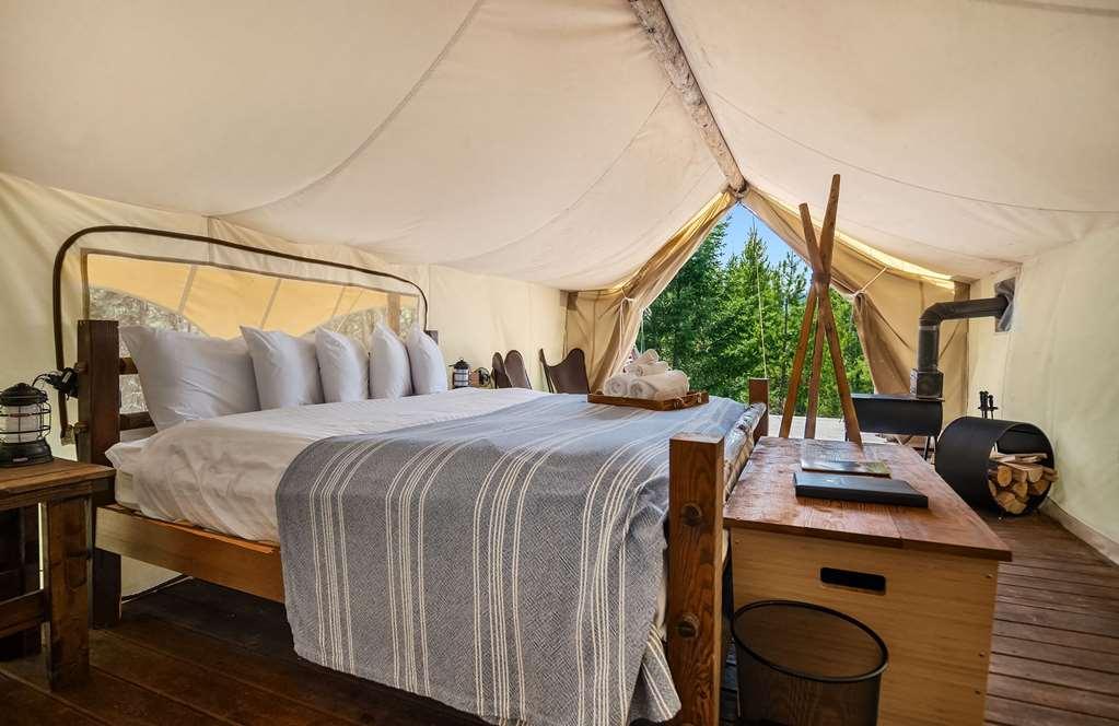 Under Canvas Acadia Surry Camera foto