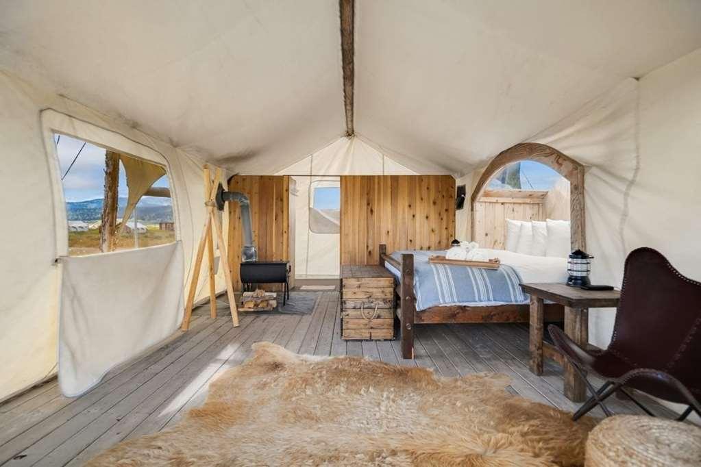 Under Canvas Acadia Surry Camera foto