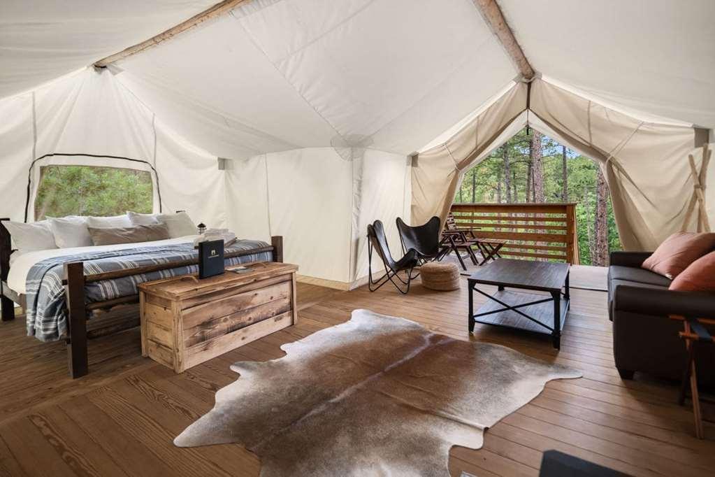 Under Canvas Acadia Surry Camera foto